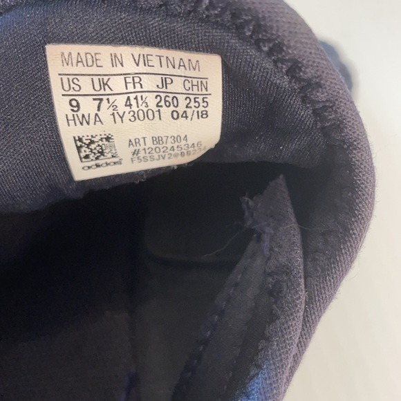 Adidas Women Navy Running Tennis Shoe Size 9 - Picture 6 of 7